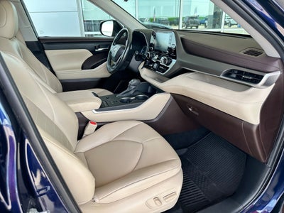 2022 Toyota Highlander Base