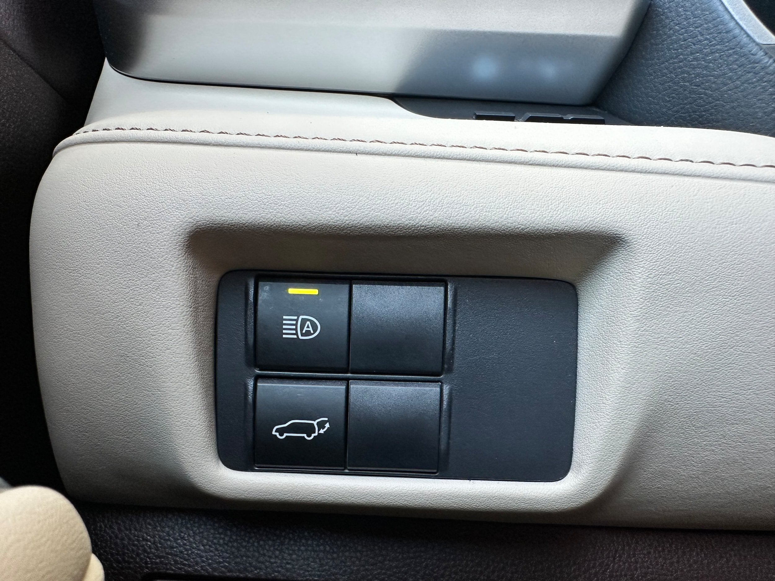 2022 Toyota Highlander Base