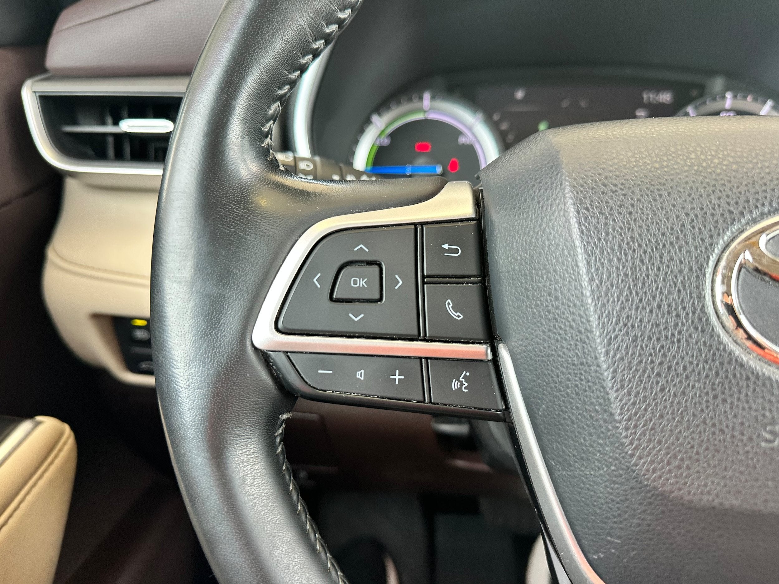 2022 Toyota Highlander Base