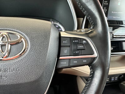 2022 Toyota Highlander Base