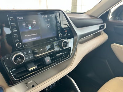 2022 Toyota Highlander Base