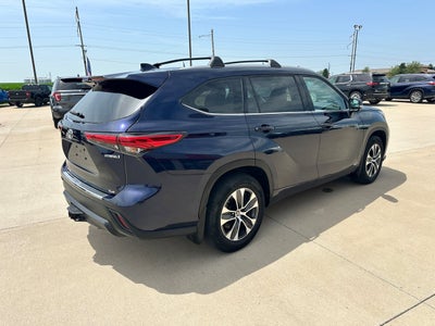 2022 Toyota Highlander Base