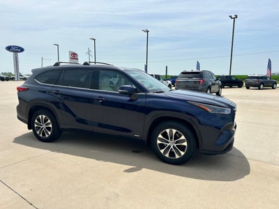2022 Toyota Highlander Base