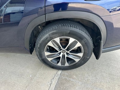 2022 Toyota Highlander Base