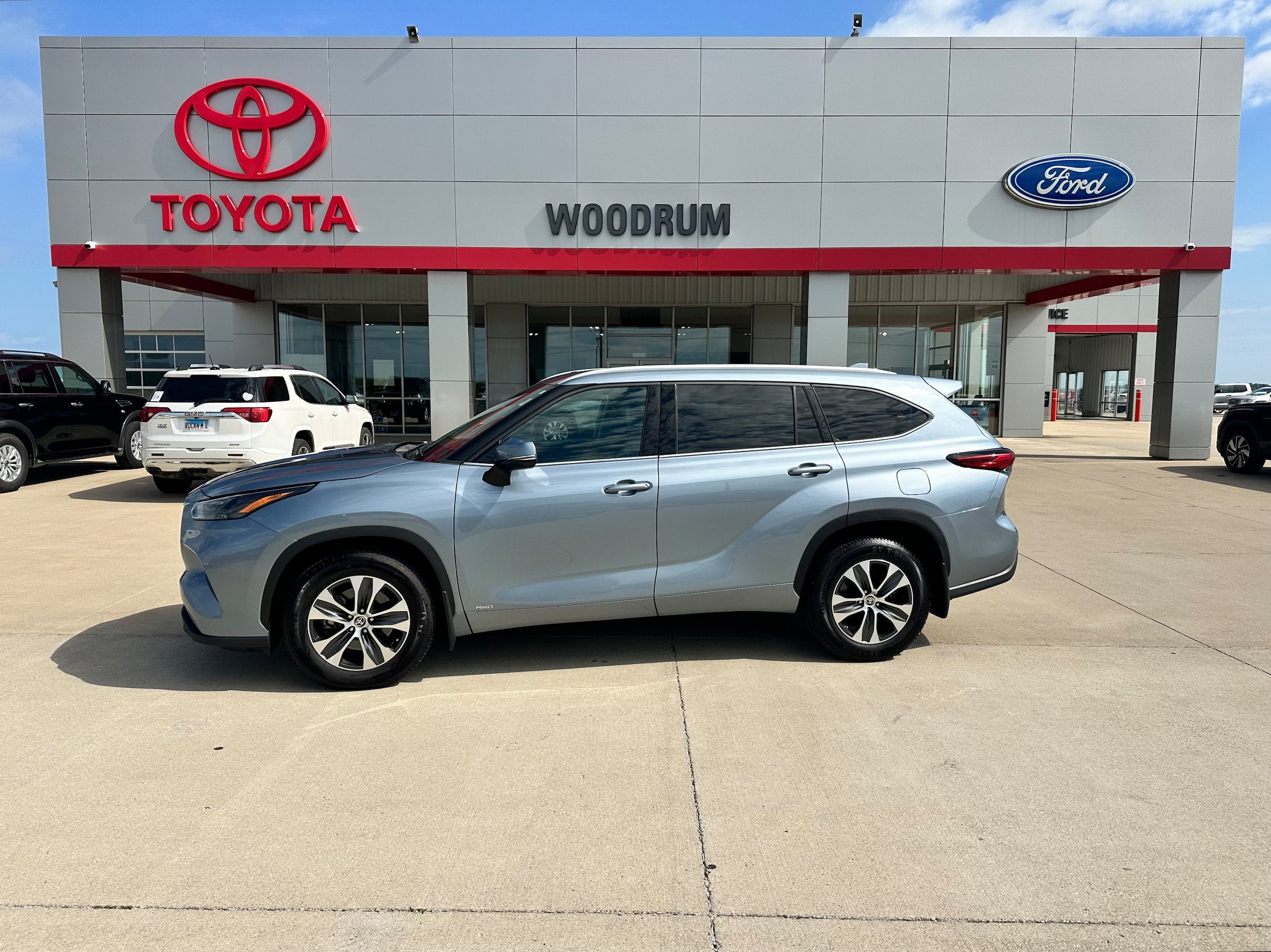 2022 Toyota Highlander Base