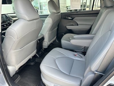 2022 Toyota Highlander Base