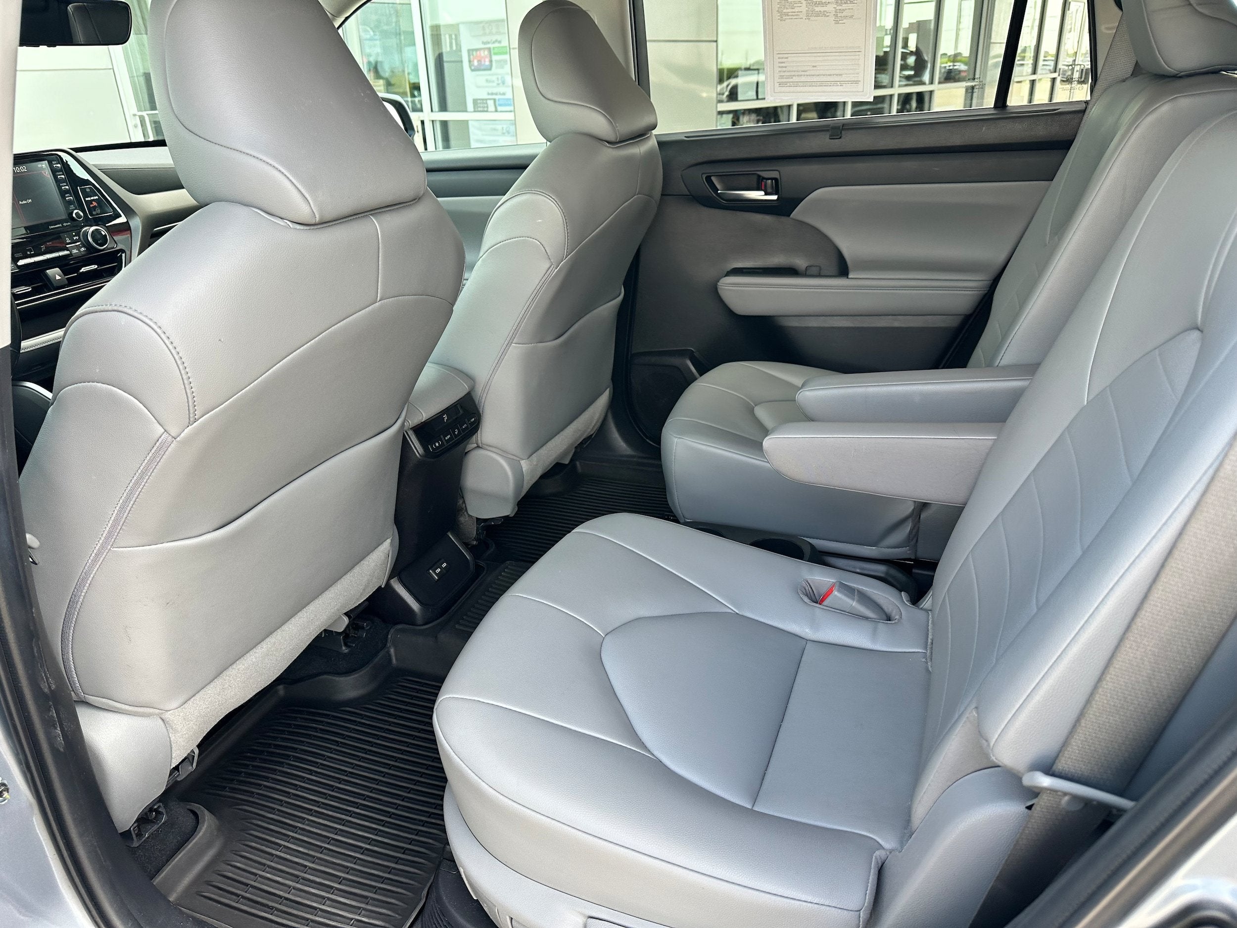 2022 Toyota Highlander Base