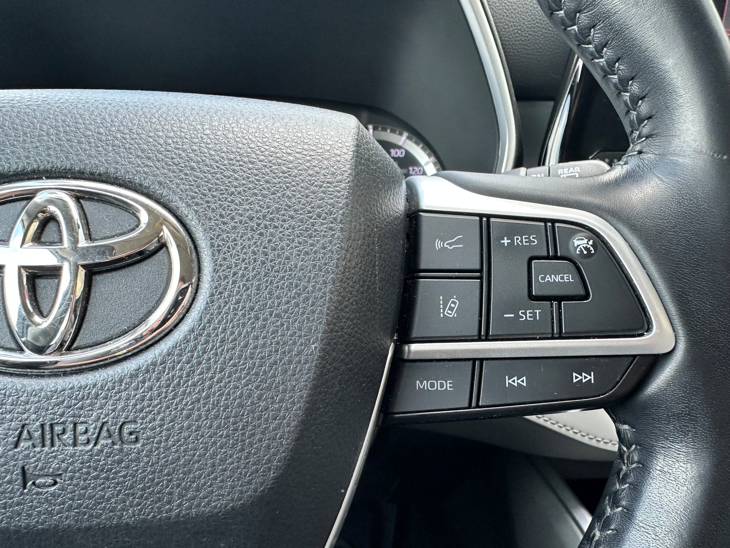 2022 Toyota Highlander Base