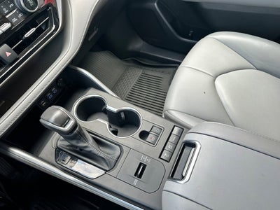 2022 Toyota Highlander Base