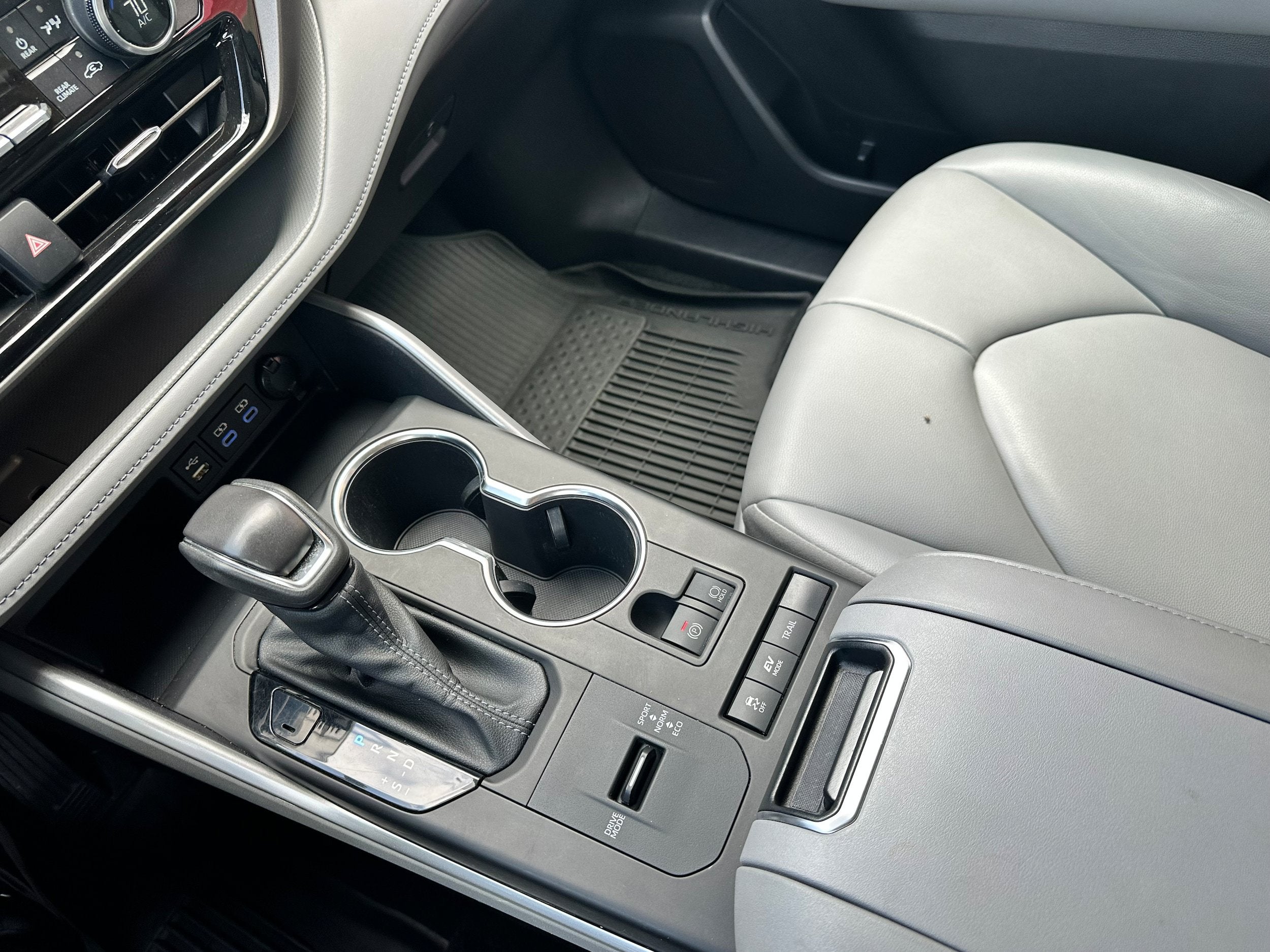 2022 Toyota Highlander Base