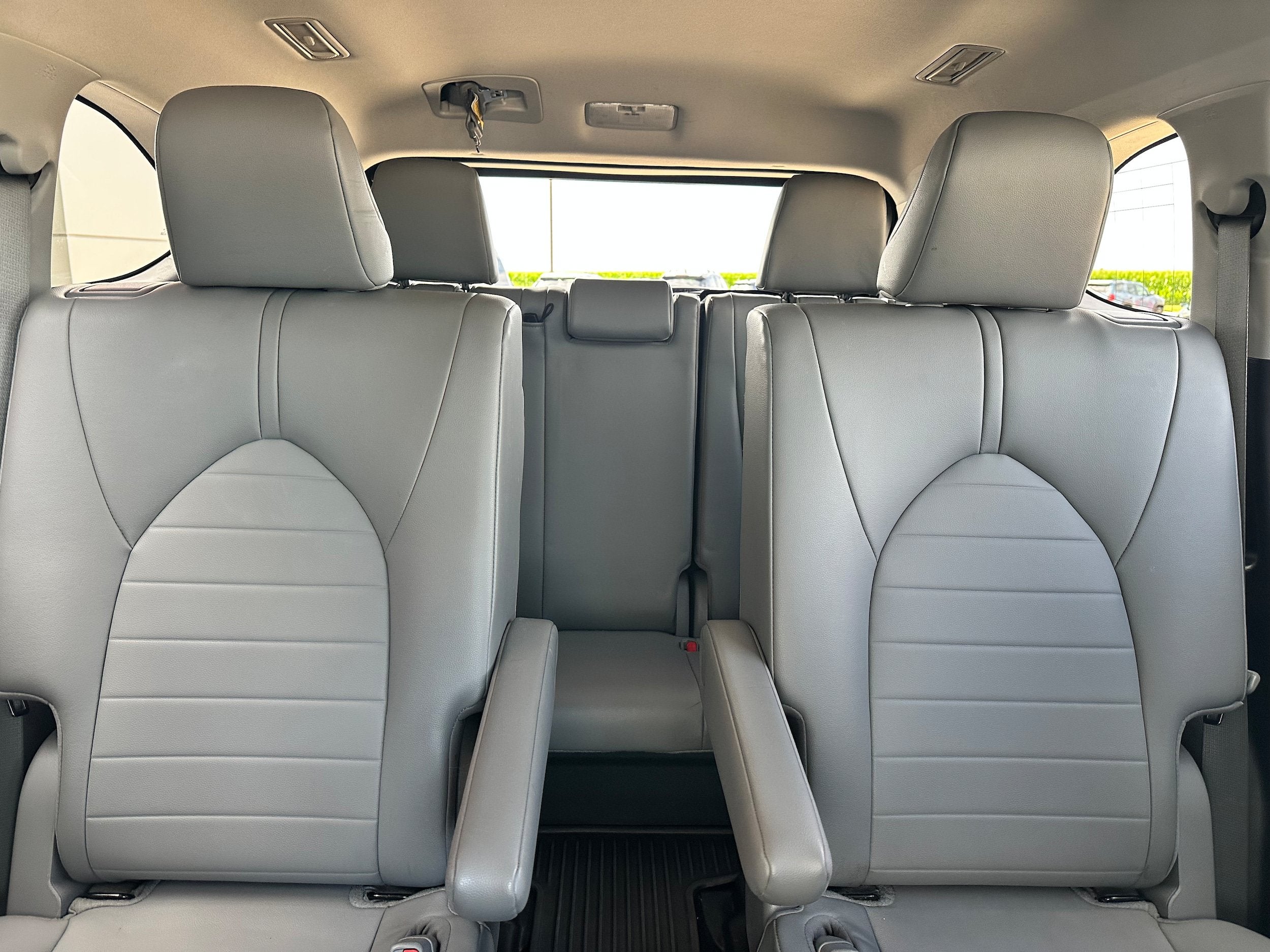 2022 Toyota Highlander Base