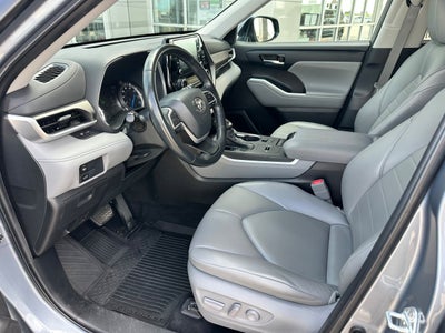 2022 Toyota Highlander Base