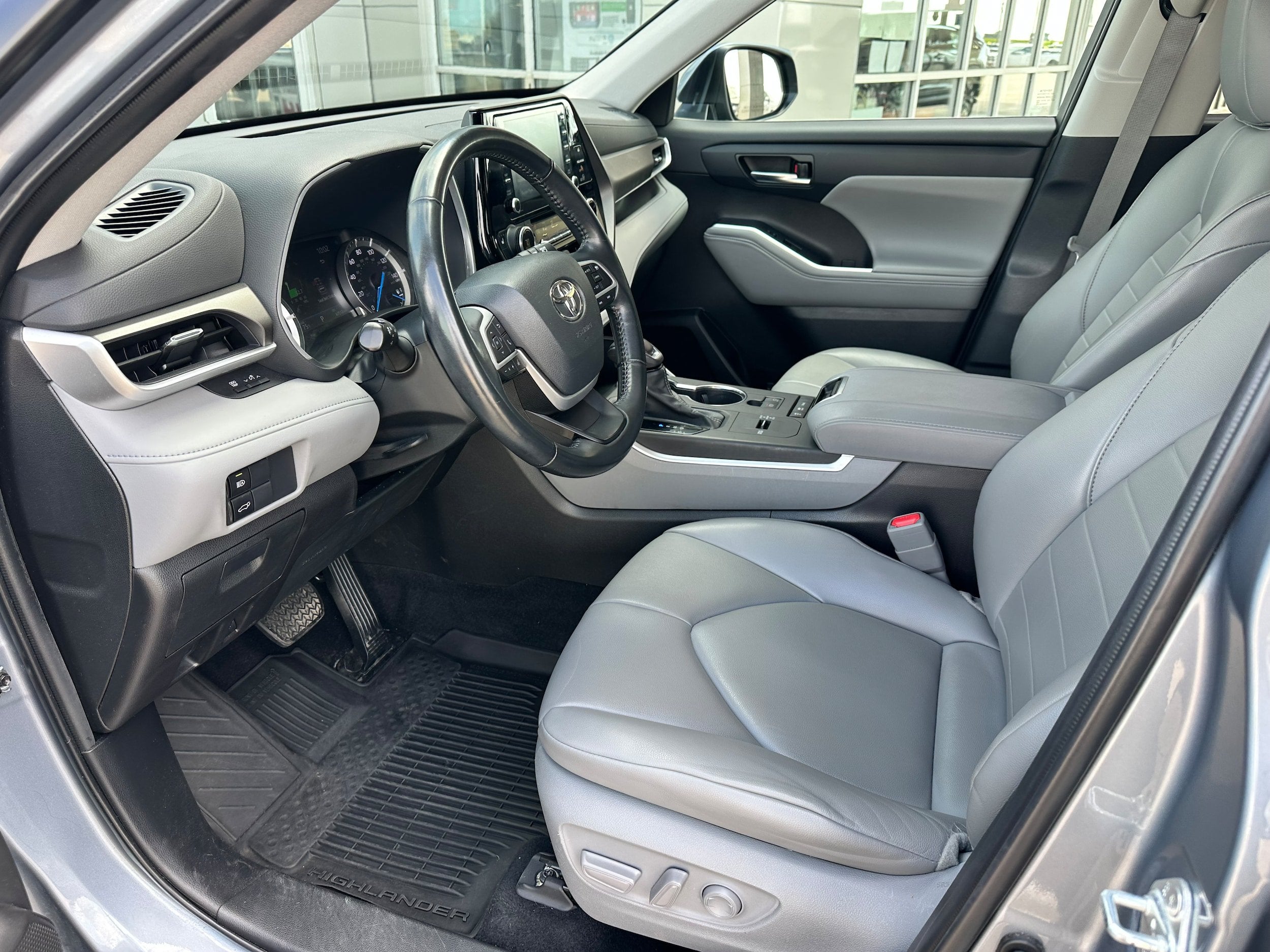 2022 Toyota Highlander Base