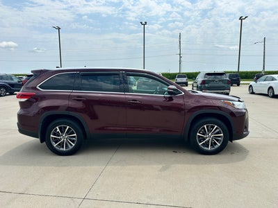 2019 Toyota Highlander Base