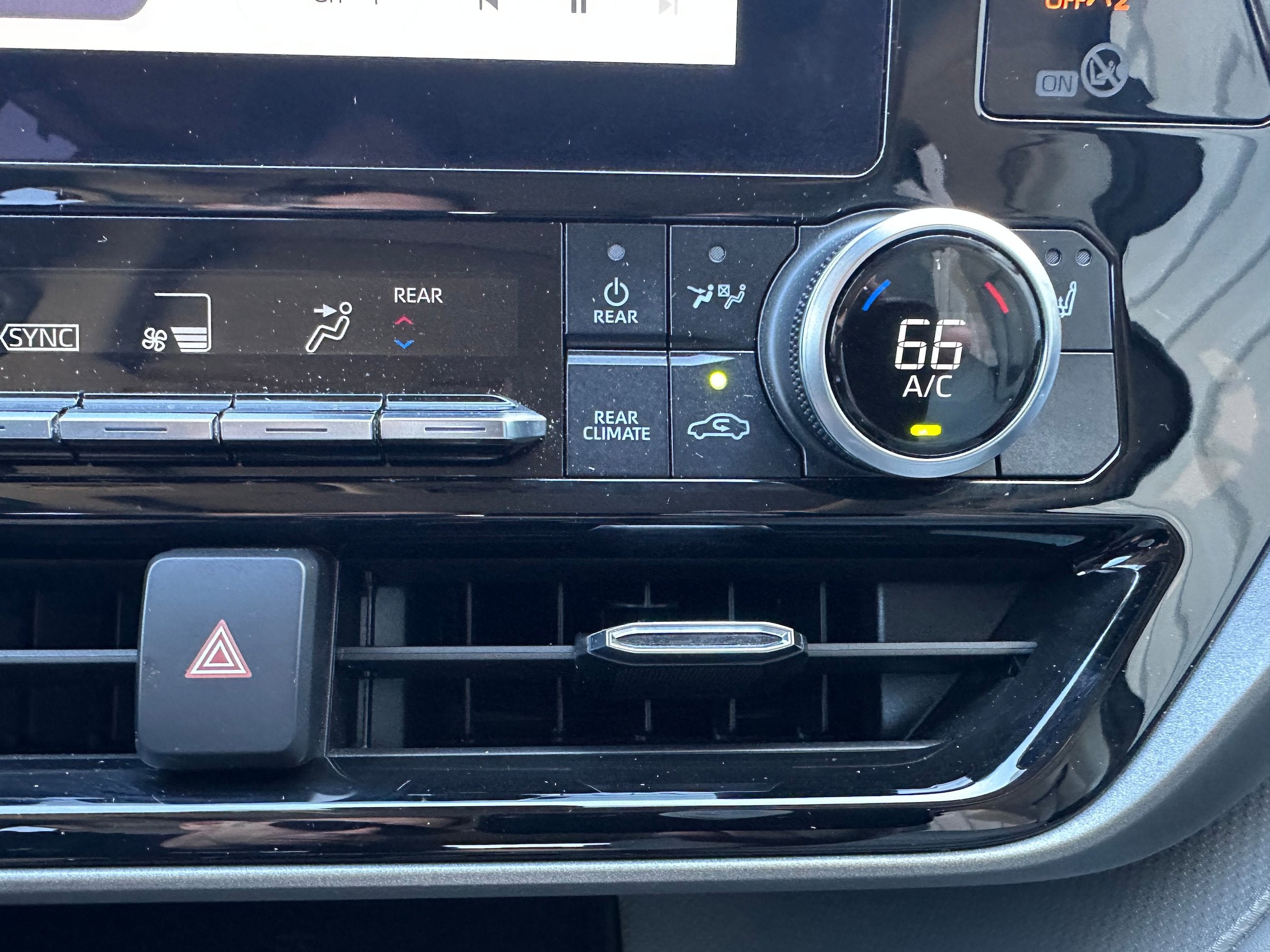 2024 Toyota Highlander Base