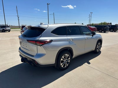 2024 Toyota Highlander Base