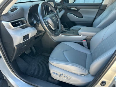 2024 Toyota Highlander Base