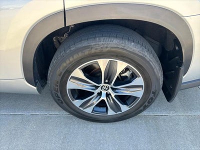 2024 Toyota Highlander Base