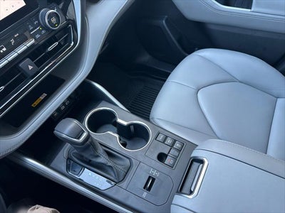 2024 Toyota Highlander Base