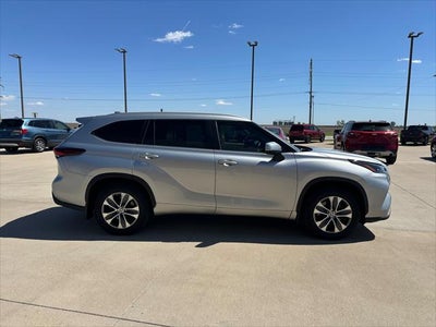 2024 Toyota Highlander Base