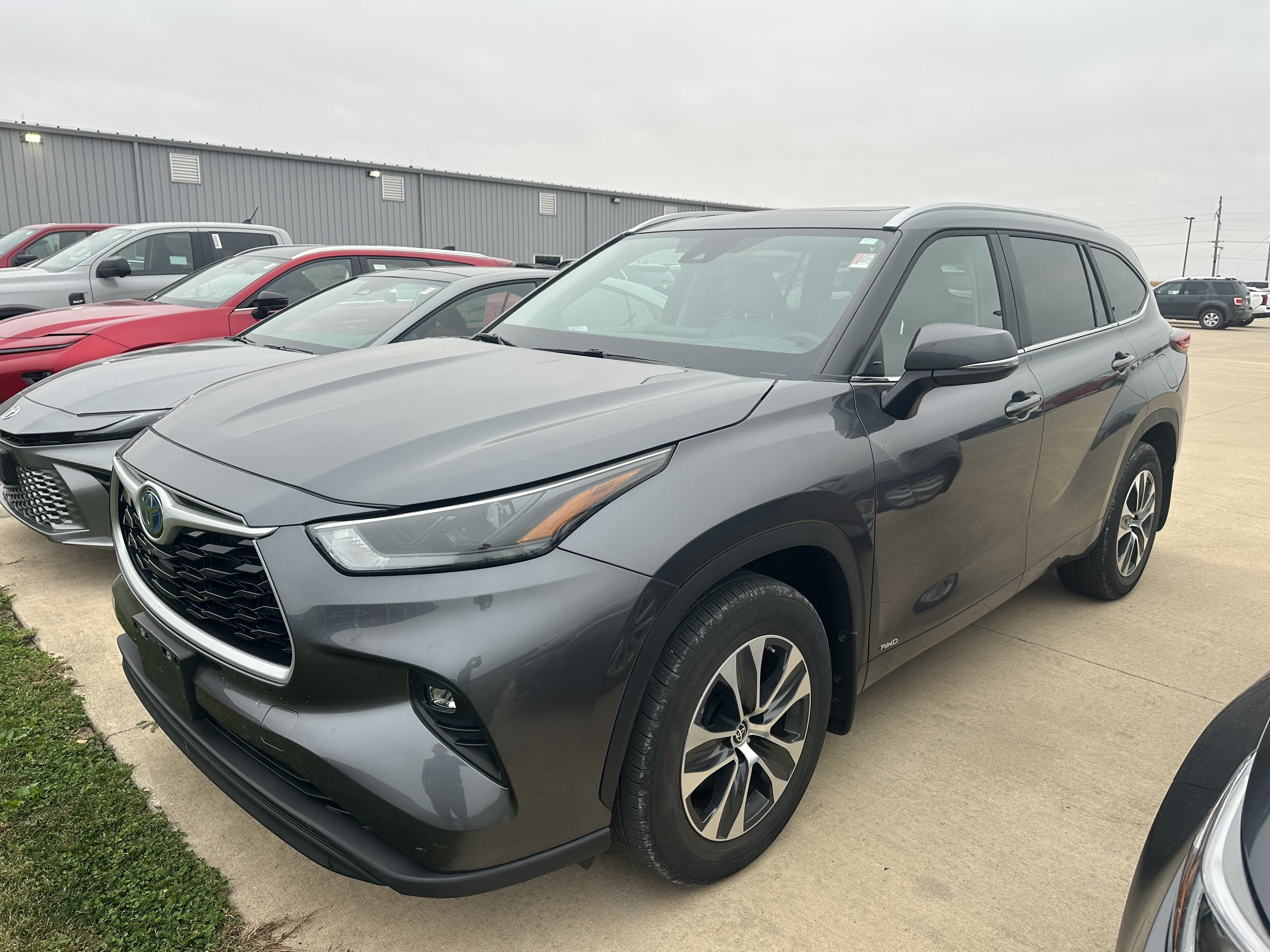 2023 Toyota Highlander Hybrid XLE
