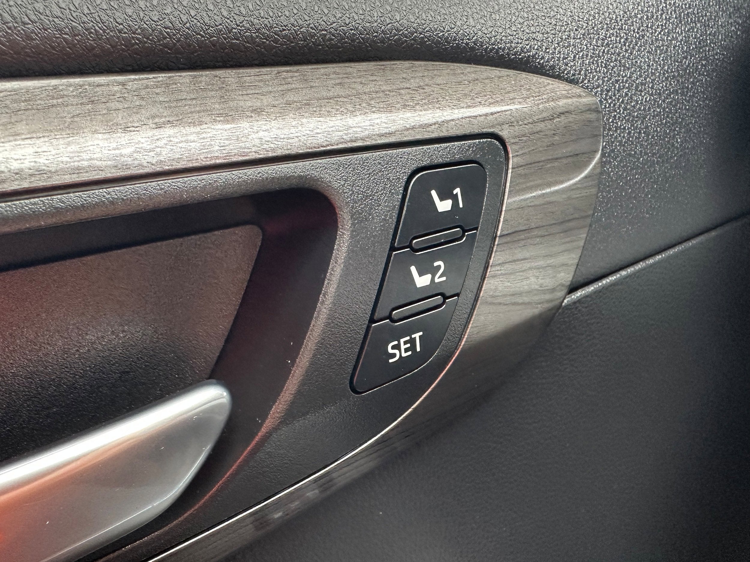 2023 Toyota Highlander Base