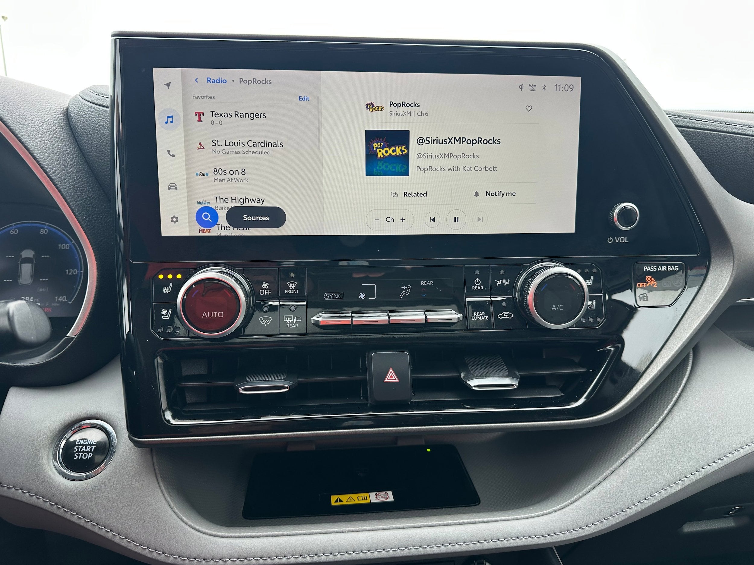 2023 Toyota Highlander Base