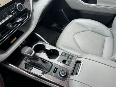 2023 Toyota Highlander Base