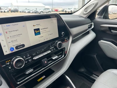 2023 Toyota Highlander Base