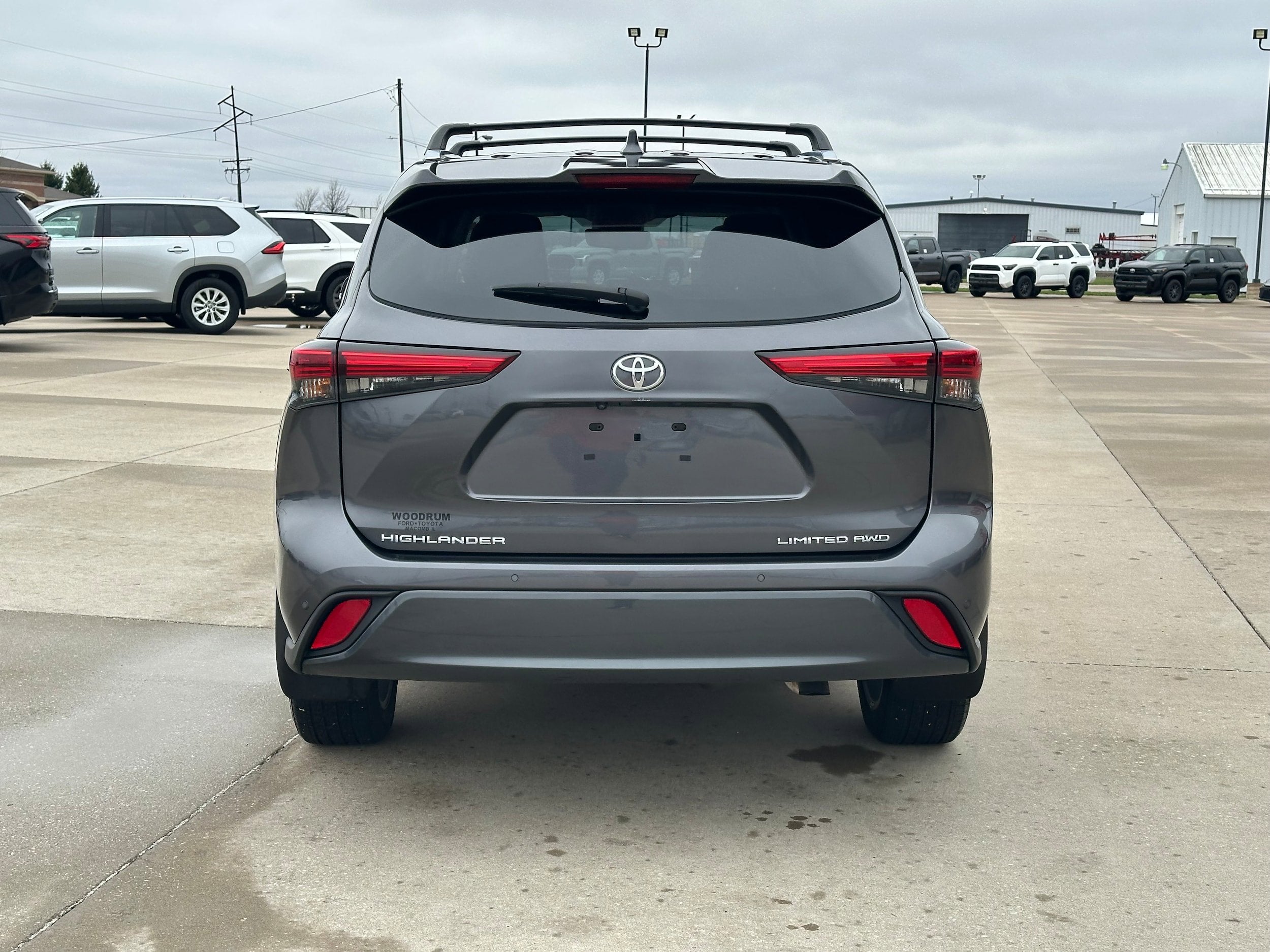2023 Toyota Highlander Base