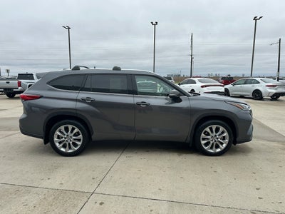 2023 Toyota Highlander Base