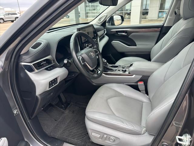 2023 Toyota Highlander Base