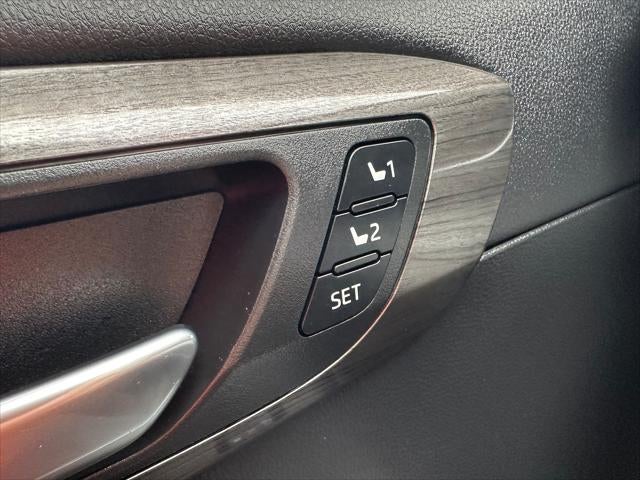 2023 Toyota Highlander Base