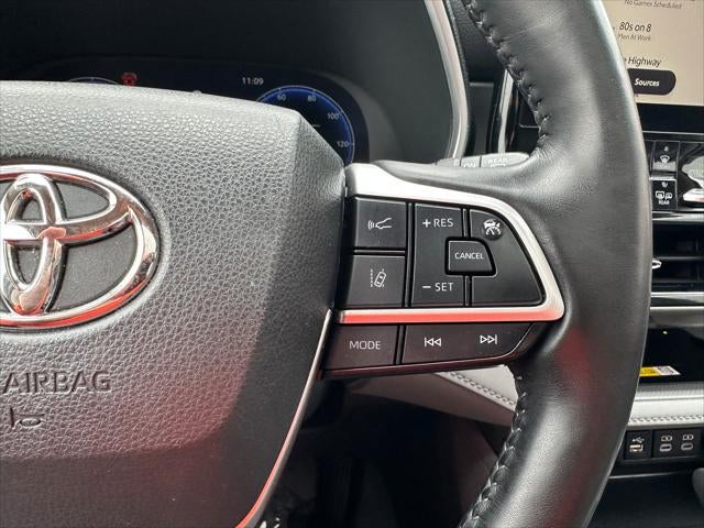 2023 Toyota Highlander Base