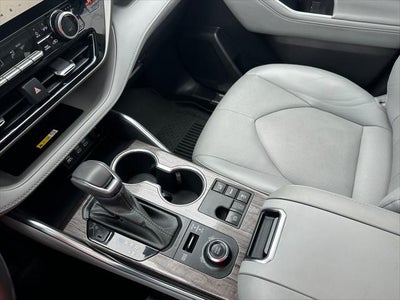 2023 Toyota Highlander Base