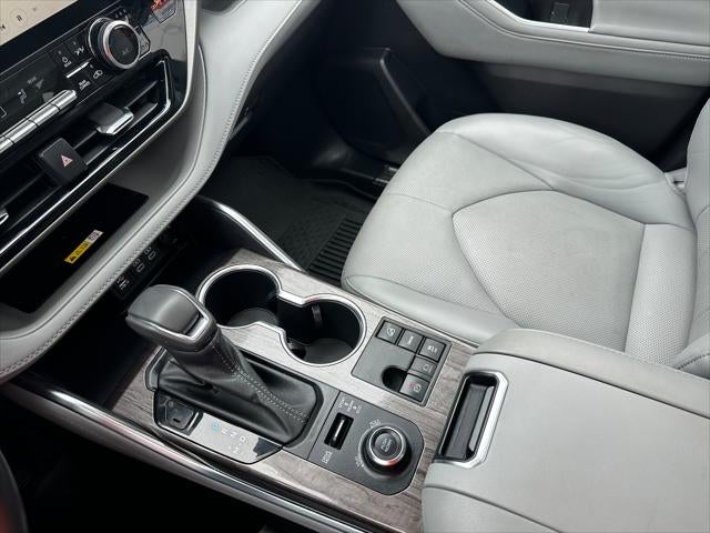 2023 Toyota Highlander Base