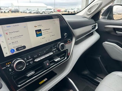 2023 Toyota Highlander Base