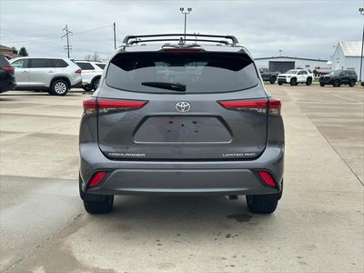 2023 Toyota Highlander Base