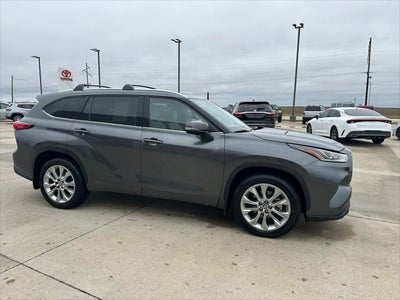 2023 Toyota Highlander Base