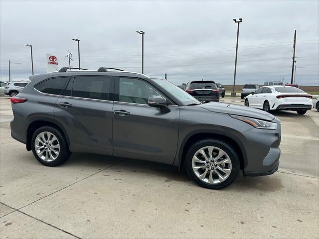 2023 Toyota Highlander Base