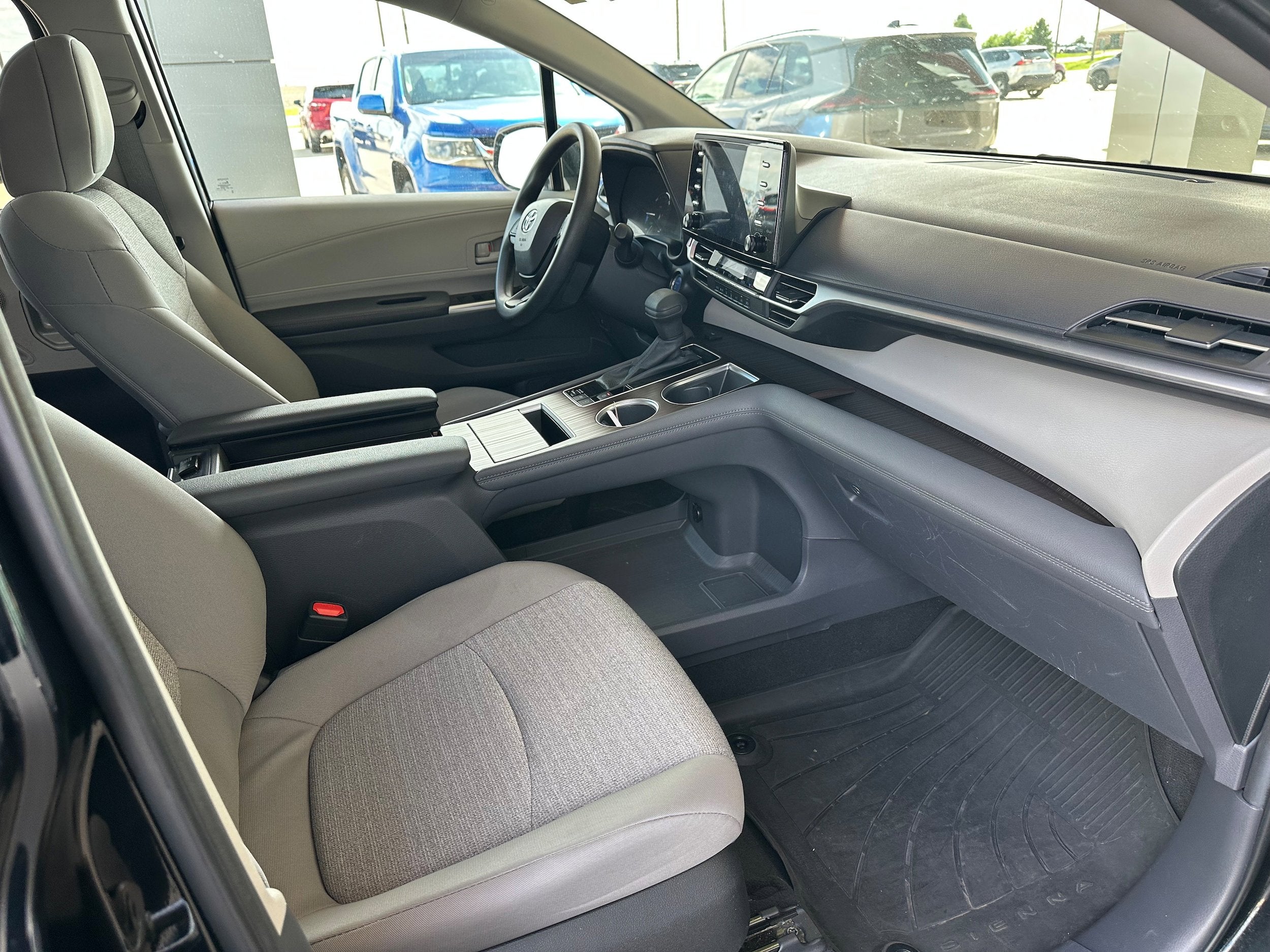 2024 Toyota Sienna LE