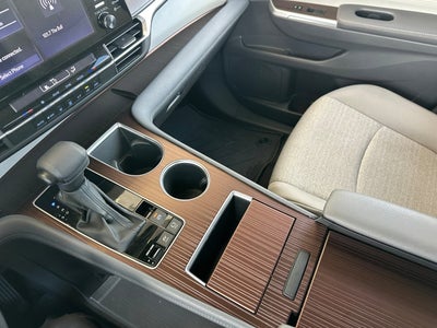 2024 Toyota Sienna LE