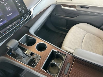 2024 Toyota Sienna LE