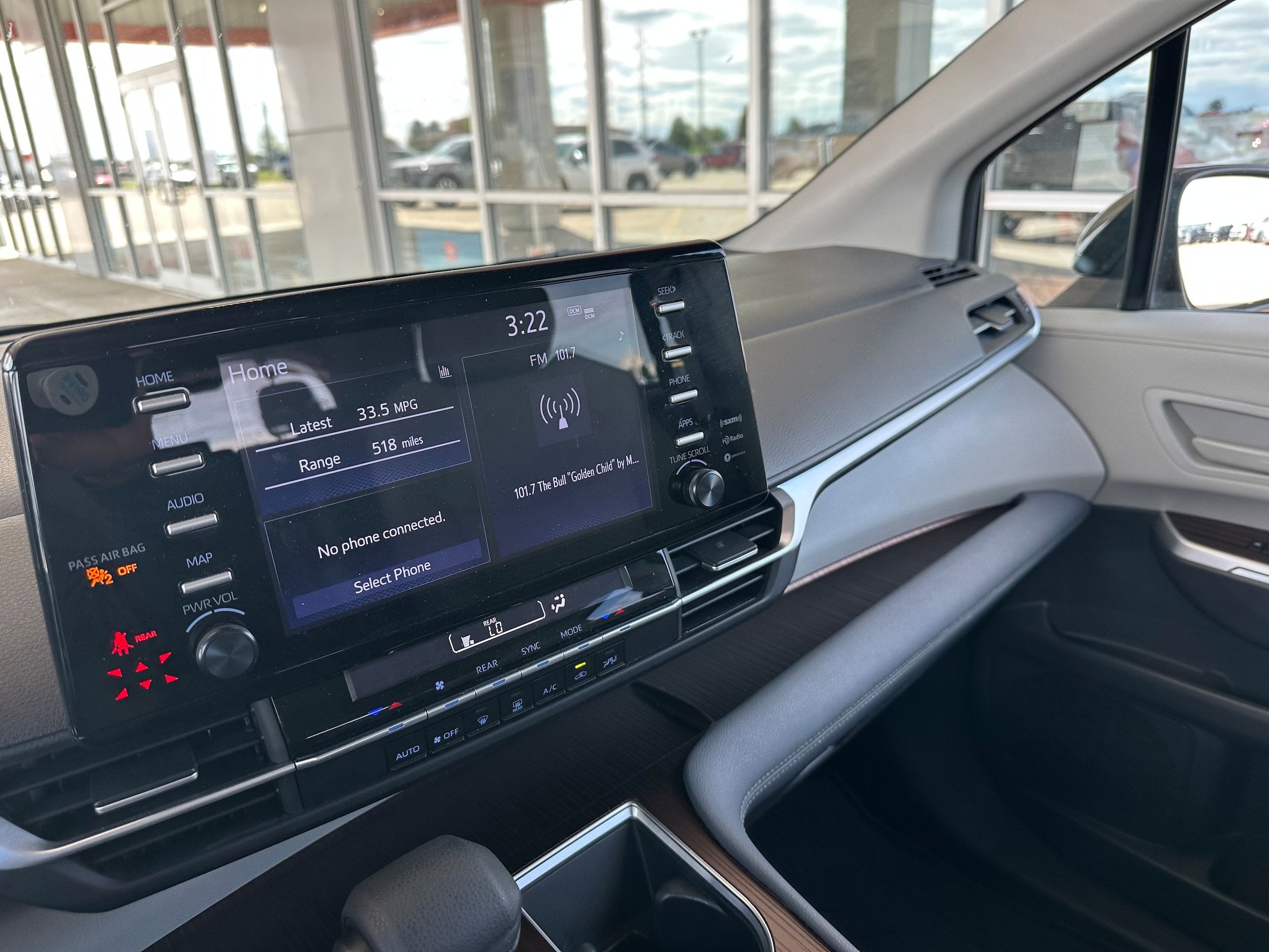 2024 Toyota Sienna LE