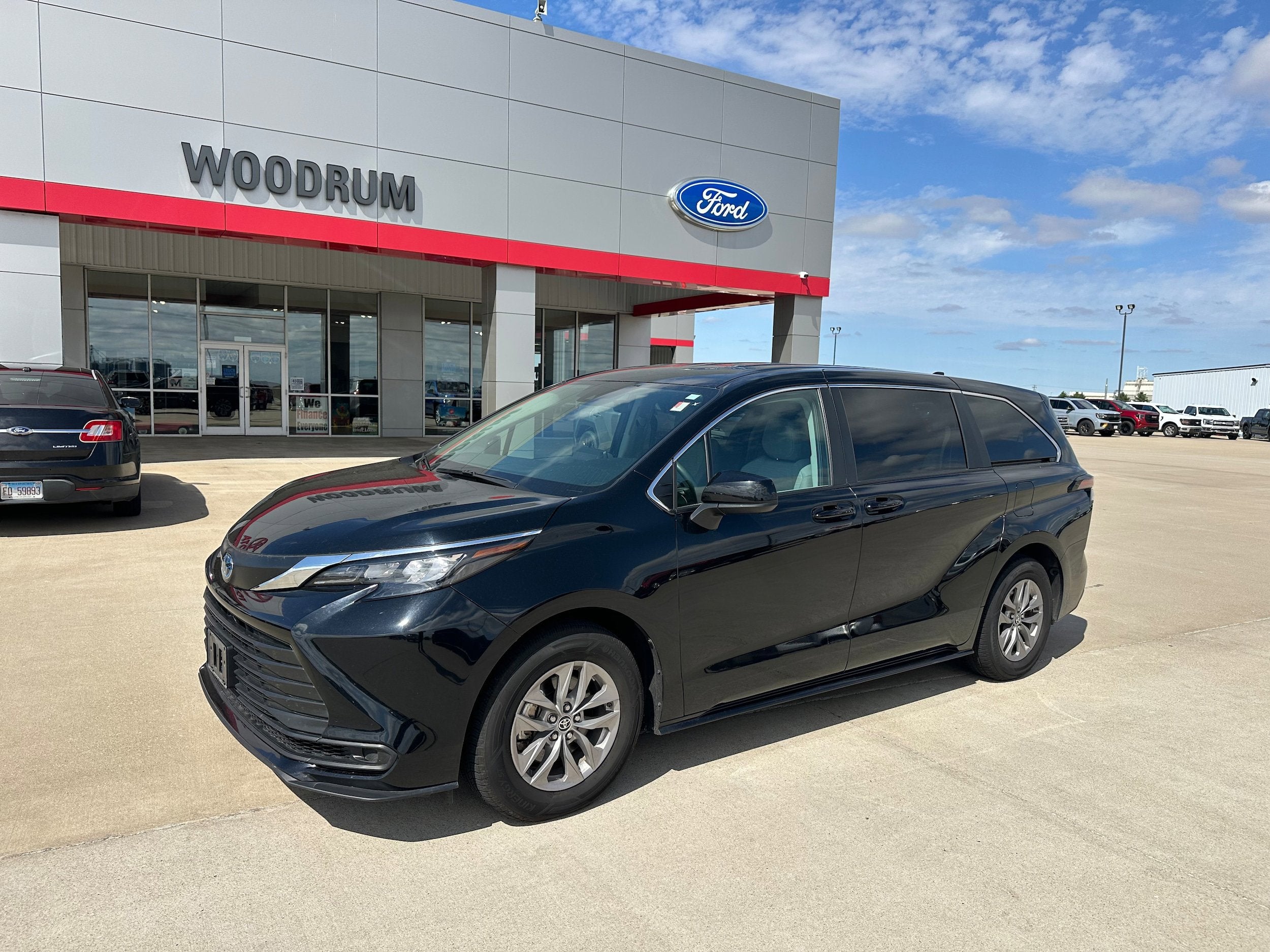 2024 Toyota Sienna LE