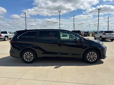 2024 Toyota Sienna LE