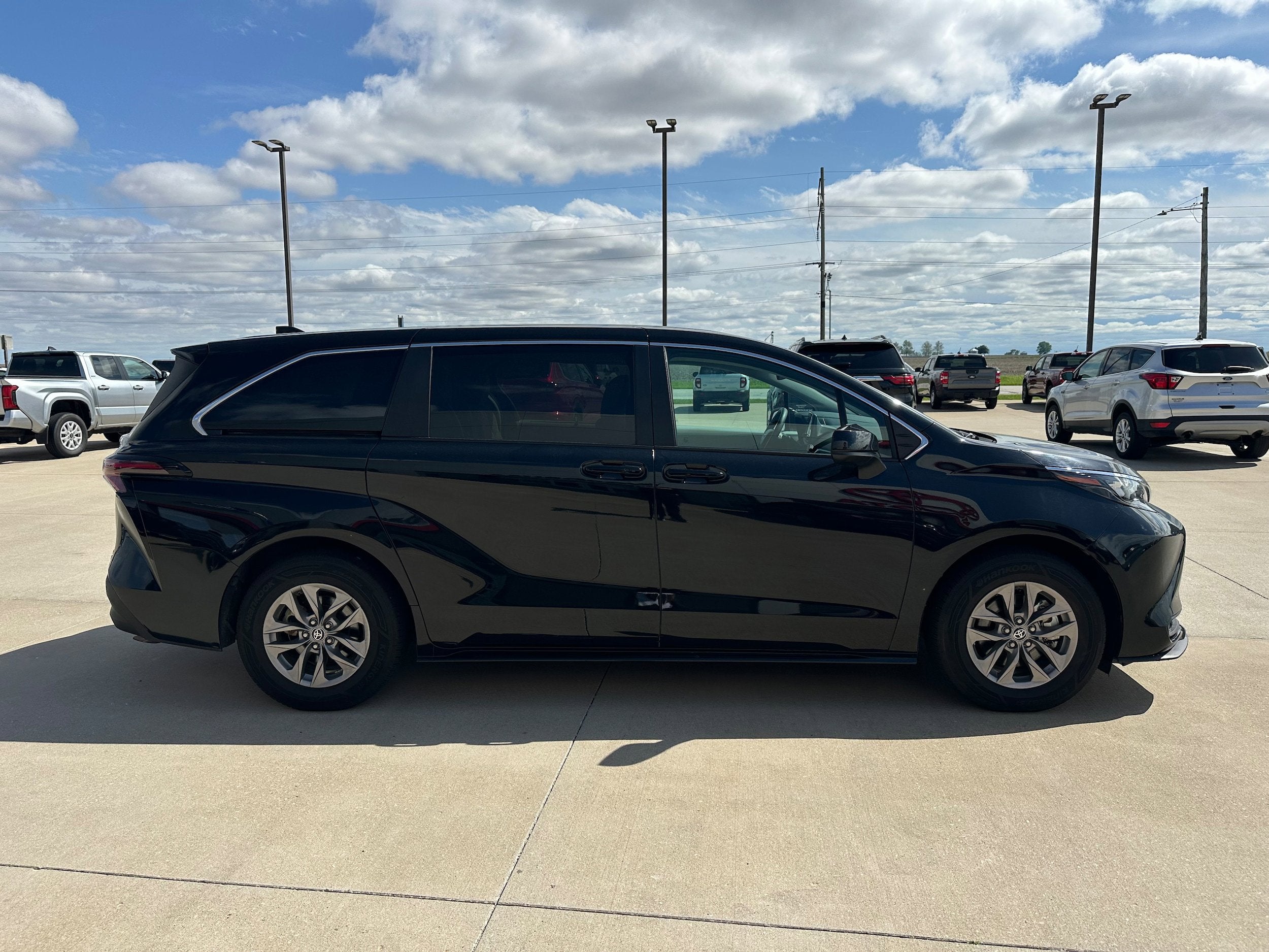 2024 Toyota Sienna LE