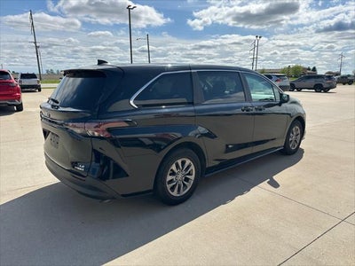 2024 Toyota Sienna LE