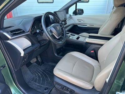 2022 Toyota Sienna XLE