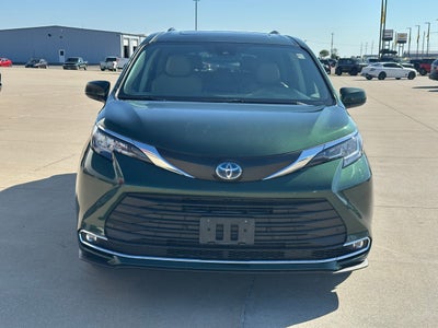2022 Toyota Sienna XLE